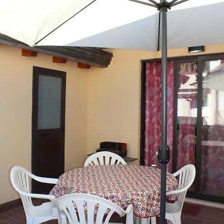 Donna Lucia * Giardini-Naxos