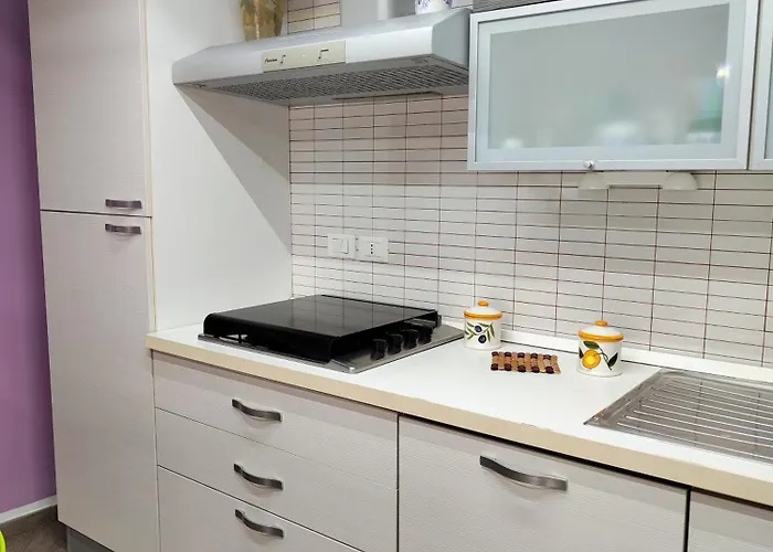 Donna Lucia Giardini-Naxos